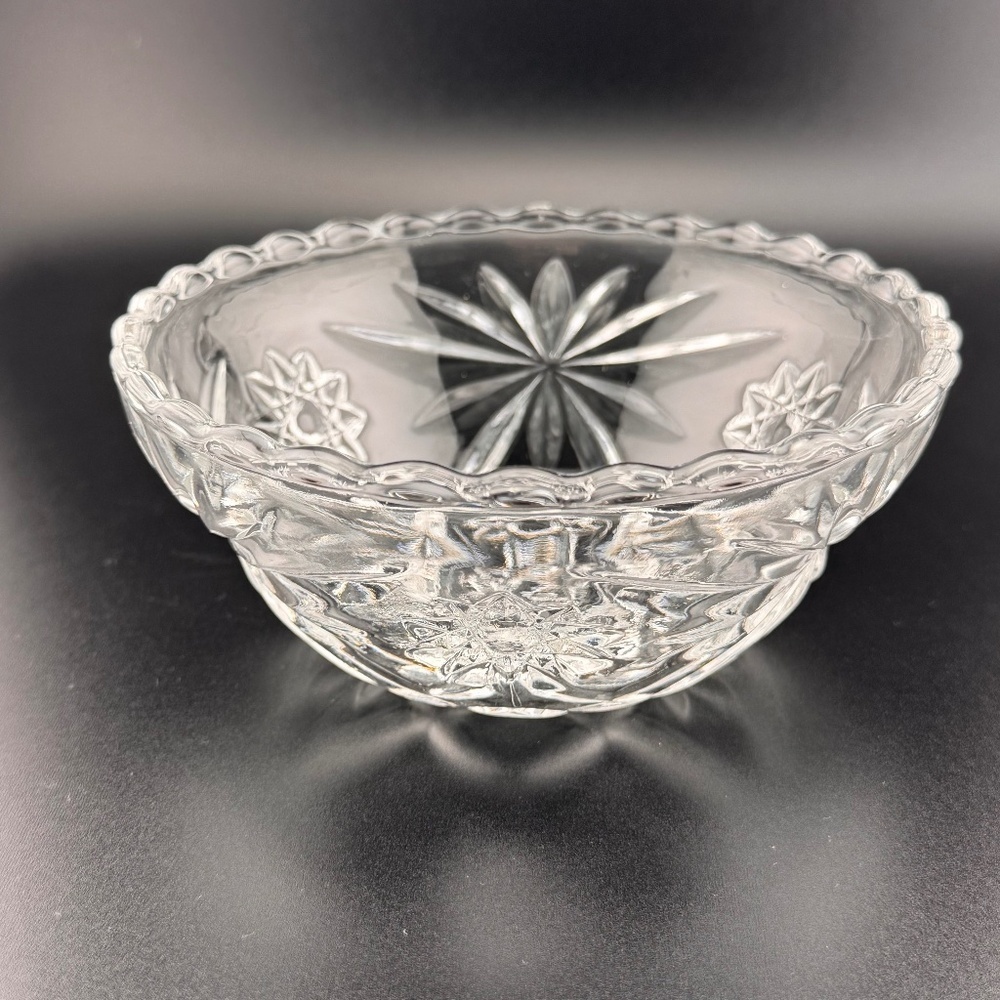 Anchor Hocking Early American Prescut EAPC Star of David Glass Bowl 5.25"